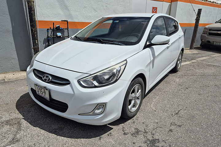 Hyundai Accent handgeschakelt